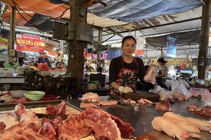 Nhiều mặt hàng tăng giá theo… thịt lợn