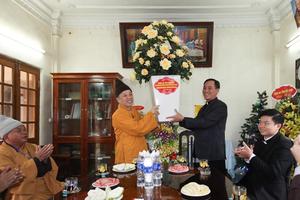 Sự có mặt của các thầy bên Phật giáo khiến mùa Noel thêm hạnh phúc, an lành