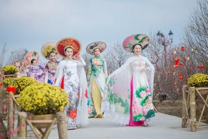 Tưng bừng hội Xuân Vinhomes xuyên Tết