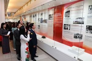 Trưng bày chuyên đề tự hào 90 năm Đảng Cộng sản Việt Nam
