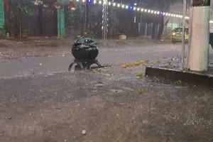 Hơn 12.000 ngôi nhà ở 6 tỉnh miền Bắc bị hư hại do mưa đá và dông lốc