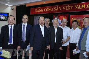 Thủ tướng Nguyễn Xuân Phúc gặp mặt cán bộ hưu trí miền Trung