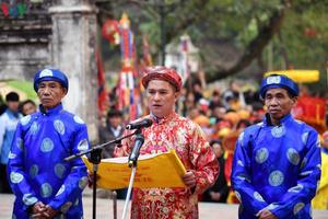 Hàng vạn du khách tham dự khai hội Đền Gióng