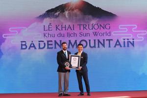 Trao chứng nhận kỷ lục Guinness thế giới cho Ga Bà Đen thuộc hệ thống Cáp treo Núi Bà Đen