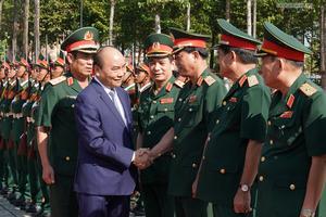 Thủ tướng kiểm tra công tác sẵn sàng chiến đấu tại Quân khu 9 và Quân khu 5