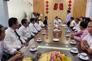 Nguyên Chủ tịch nước Trương Tấn Sang chúc Tết Bến xe Miền Tây 