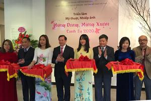 Triển lãm 70 tác phẩm nghệ thuật mừng Đảng, mừng Xuân