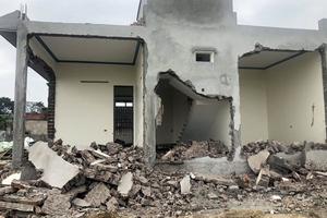 Thanh Hóa: Bí thư kiêm Trưởng thôn xây dựng nhà trên đất nông nghiệp