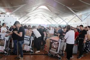 Hơn 5.300 người Trung Quốc chưa thể xuất cảnh về nước