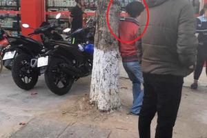 Phát hiện người đàn ông chết trong tư thế treo cổ
