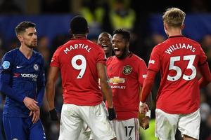 M.U 'gieo sầu' cho Chelsea ngay tại thánh địa Stamford Bridge