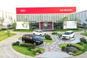 40 xe Kia Grand Carnival lần đầu tiên được THACO xuất khẩu sang Thái Lan