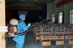 Nhiều địa phương trong cả nước tiếp tục cho học sinh nghỉ học