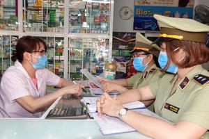 Tiếp tục xử lý thêm 74 cửa hàng vi phạm giá bán khẩu trang, nước sát trùng