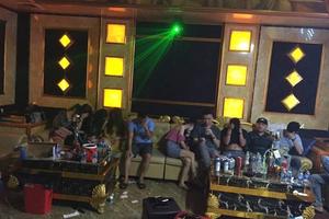 Ngoài “đóng cửa vì dịch bệnh Covid-19”, trong 76 thanh niên mở “đại tiệc” ma túy