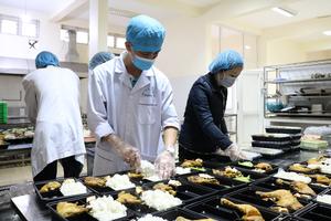 Hỗ trợ tiền ăn cho người nước ngoài cách ly lên 85.000 đồng/ngày