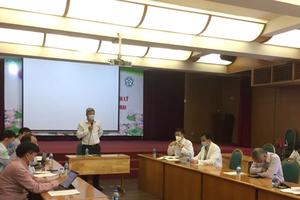 Giám sát chặt chẽ, tổ chức khám, điều trị đảm bảo các nguyên tắc về phòng, chống dịch 