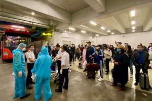 Ban Chỉ đạo Quốc gia phòng, chống dịch COVID-19 kiểm tra tại sân bay Nội Bài