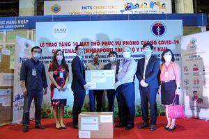 Bộ Y tế tiếp nhận 10 máy thở phục vụ phòng, chống dịch bệnh COVID-19