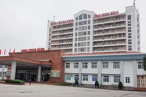 Ninh Bình: 4 du khách Anh bay chuyến VN0054 âm tính với Covid-19