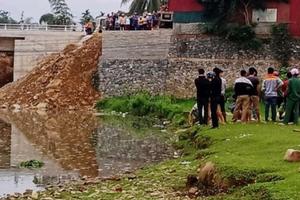 Thanh Hóa: Tá hỏa phát hiện xác đàn ông phân hủy nổi trên mặt suối