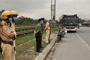 Cách ly 29 người đi trên xe khách có người nghi nhiễm Covid 19