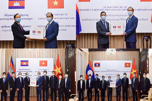  Việt Nam tặng trang thiết bị y tế hỗ trợ Lào và Campuchia phòng, chống dịch Covid-19