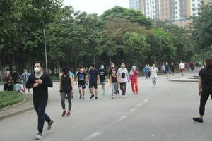 Hà Nội: Tăng cường kiểm tra, xử phạt người không thuộc diện được ra đường