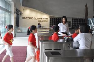 Hỗ trợ người nghèo bị ảnh hưởng bởi dịch Covid-19