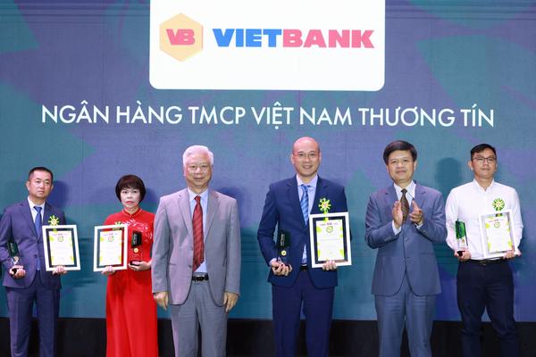 Vietbank lần thứ hai liên tiếp được vinh danh ‘Thương hiệu mạnh - Phát triển bền vững’