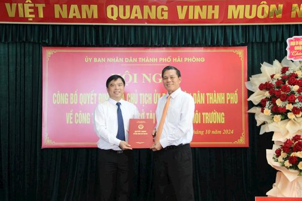 Hải Phòng: Công bố quyết định của Chủ tịch UBND thành phố về điều động cán bộ 