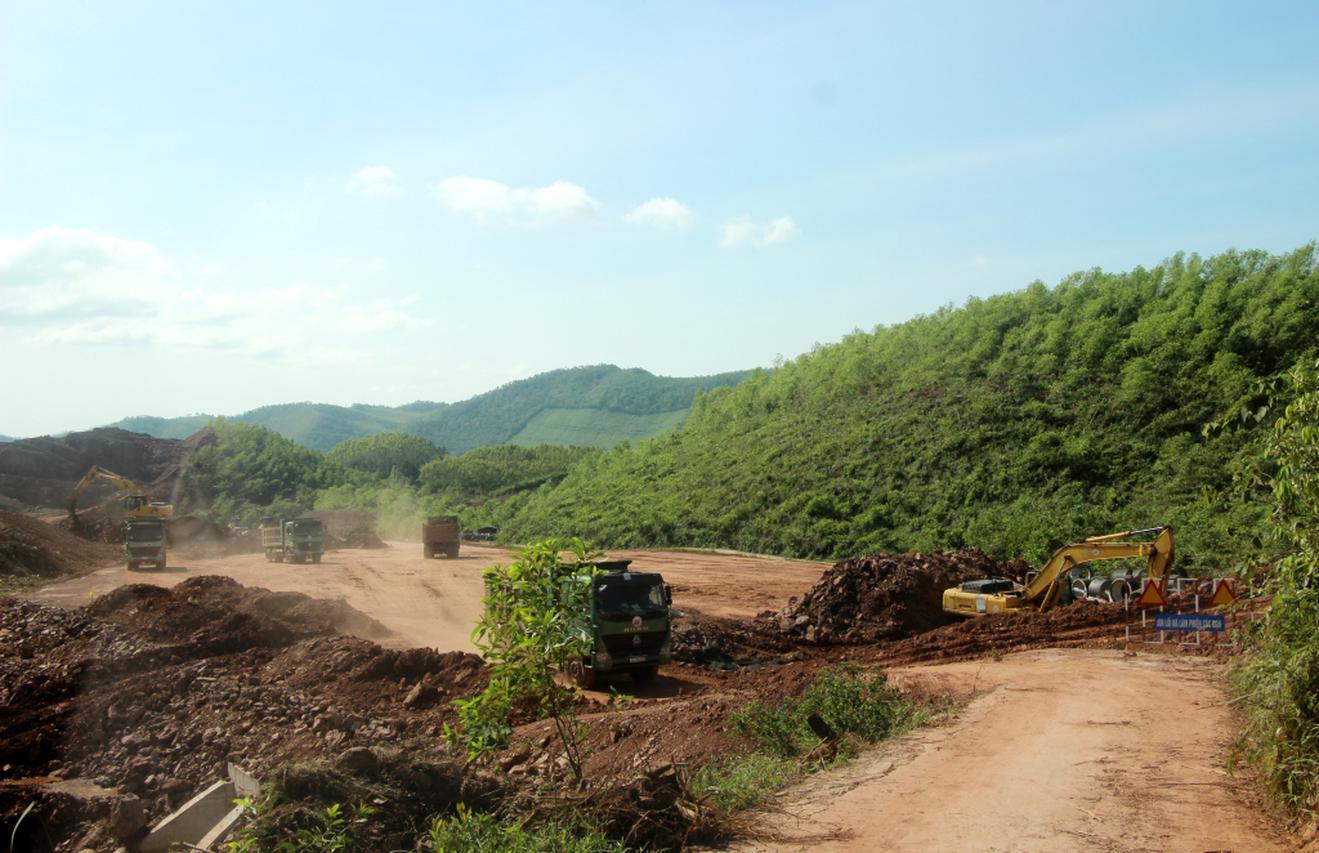 Quảng Ninh: Kiên quyết thay thế, xử lý nghiêm nhà thầu cố tình chậm tiến độ