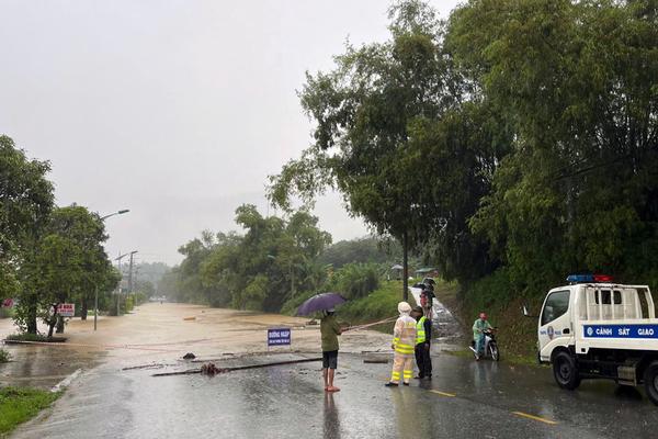 Khoanh nợ, giãn nợ cho khách hàng vay vốn tại các tổ chức tín dụng bị thiệt hại do cơn bão số 3 