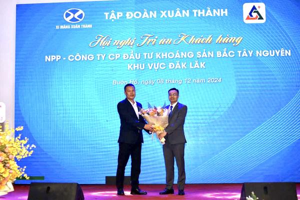 Xi măng Xuân Thành tặng gần 50 tấn xi măng dịp tri ân khách hàng tại Đắk Lắk