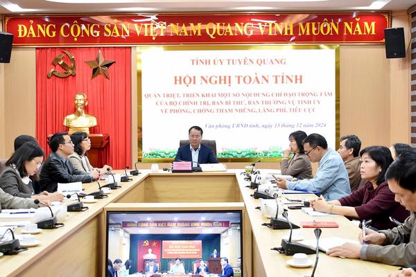 Mỗi cán bộ, đảng viên phải nhận thức tầm quan trọng của công tác phòng, chống tham nhũng, lãng phí, tiêu cực