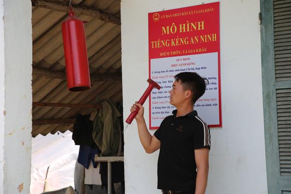 Lào Cai: "Tiếng kẻng an ninh" gắn kết người dân nơi biên cương