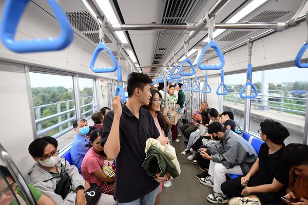 Check-in metro Bến Thành – Suối Tiên cùng Vinamilk