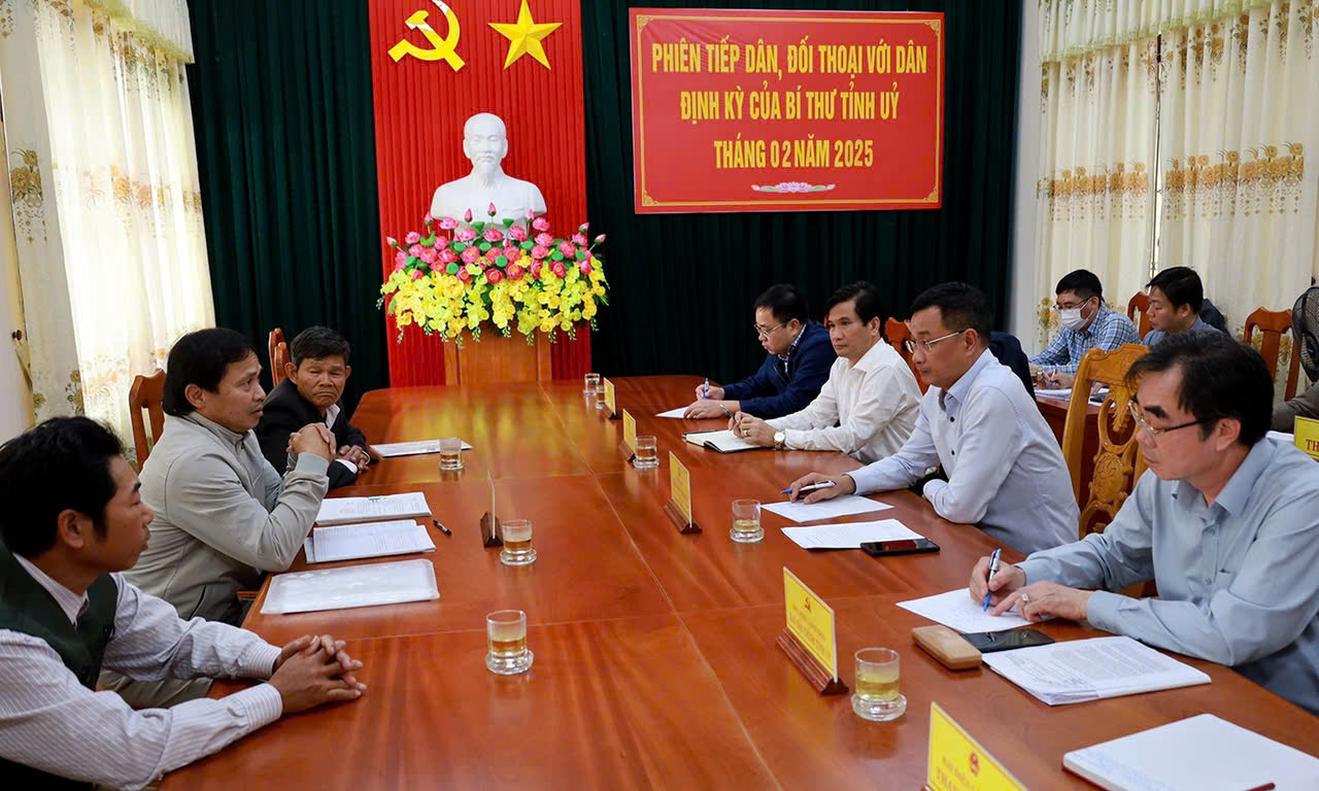 Nhiều công dân được đối thoại với Bí thư Tỉnh uỷ Quảng Bình tại phiên tiếp dân tháng 2 67b5d656d8f93cc6ccbfbeb1