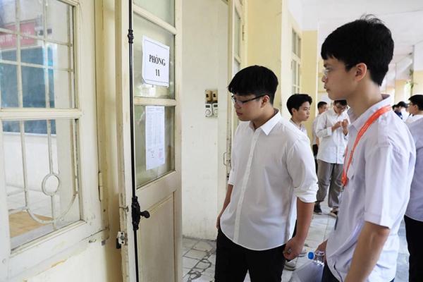 Hà Nội: Hơn 129.000 thí sinh thi tốt nghiệp THPT, cảnh báo thiết bị tự động giải bài