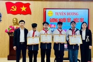 Thanh Hóa: Tuyên dương và khen thưởng 4 học sinh nhặt được tiền trả người đánh mất