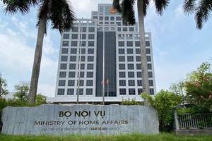 Bộ Nội vụ: Tạm dừng giải quyết chế độ cho cán bộ không tái cử