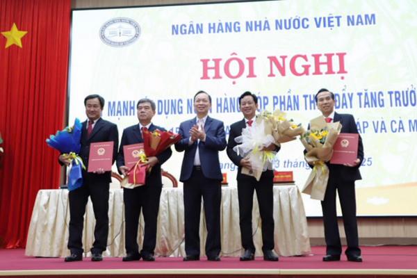 Công bố Quyết định thành lập Ngân hàng Nhà nước chi nhánh Khu vực 15