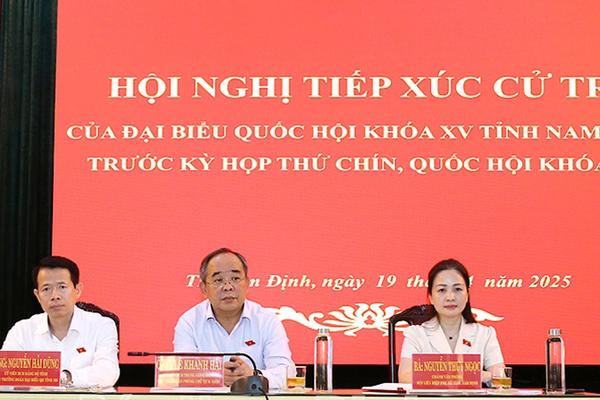 Nam Định: Cử tri kiến nghị xem xét giải quyết chế độ, chính sách đối với công chức cấp xã sau sắp xếp