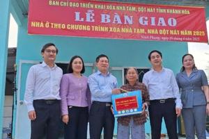 Khánh Hòa: Bàn giao nhà mới cho cho các hộ nghèo