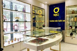 Giữa lúc vàng liên tiếp lập đỉnh, SJC bán đấu giá loạt xe TOYOTA