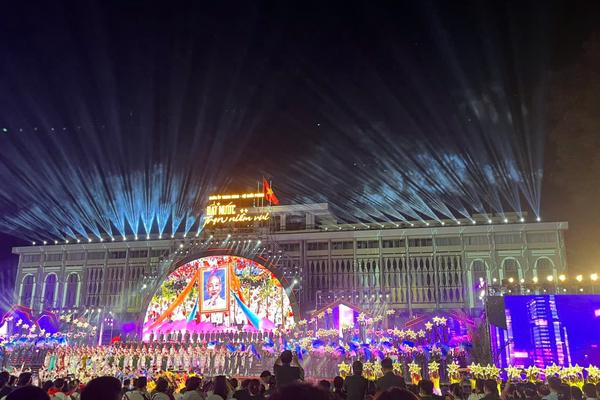 Chương trình nghệ thuật đặc biệt “Đất nước trọn niềm vui”
