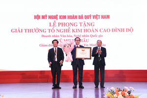 Doanh nhân văn hoá Vũ Minh Châu vinh dự nhận giải thưởng danh giá mang tên Tổ nghề Kim hoàn Việt Nam