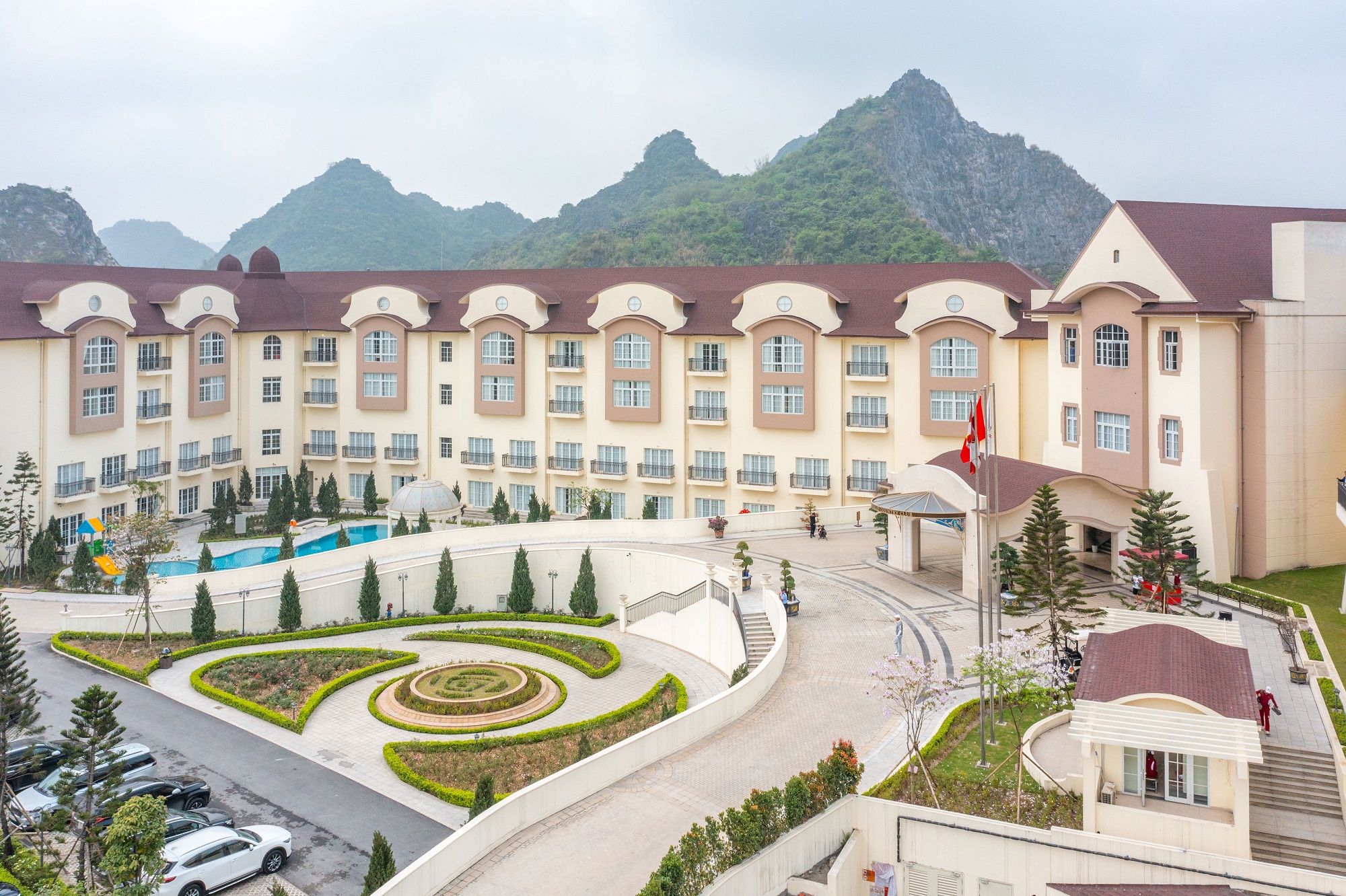 Nghỉ lễ 30/4 và cao điểm Hè 2025: Trải nghiệm ‘sang-xịn-mịn’ chỉ cách Hà Nội một giờ lái xe