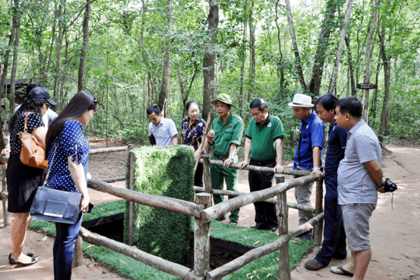 Dịp nghỉ lễ 50 năm Ngày thống nhất đất nước: “Cú hích” mạnh mẽ cho ngành Du lịch