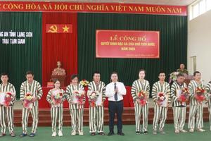 Công an Lạng Sơn công bố quyết định đặc xá của Chủ tịch nước cho 23 phạm nhân dịp 30/4